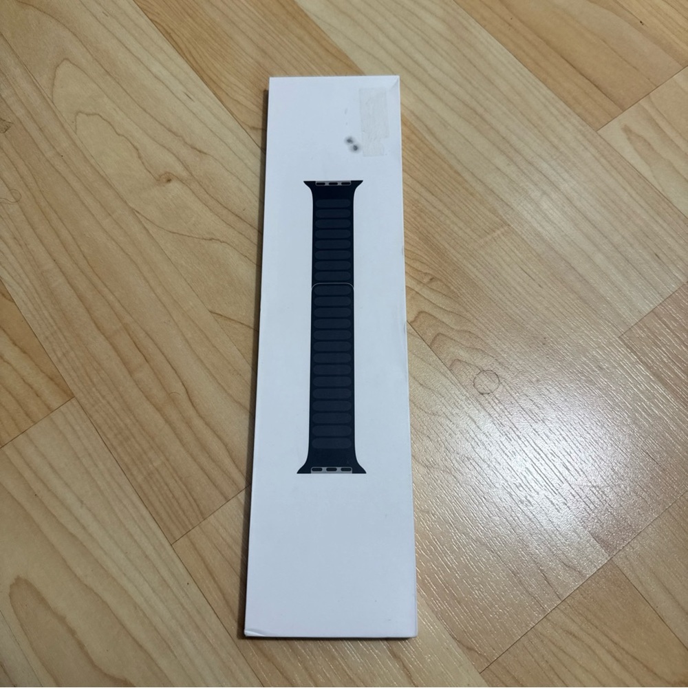 Genuine Apple Watch leather link band black midnight small/medium